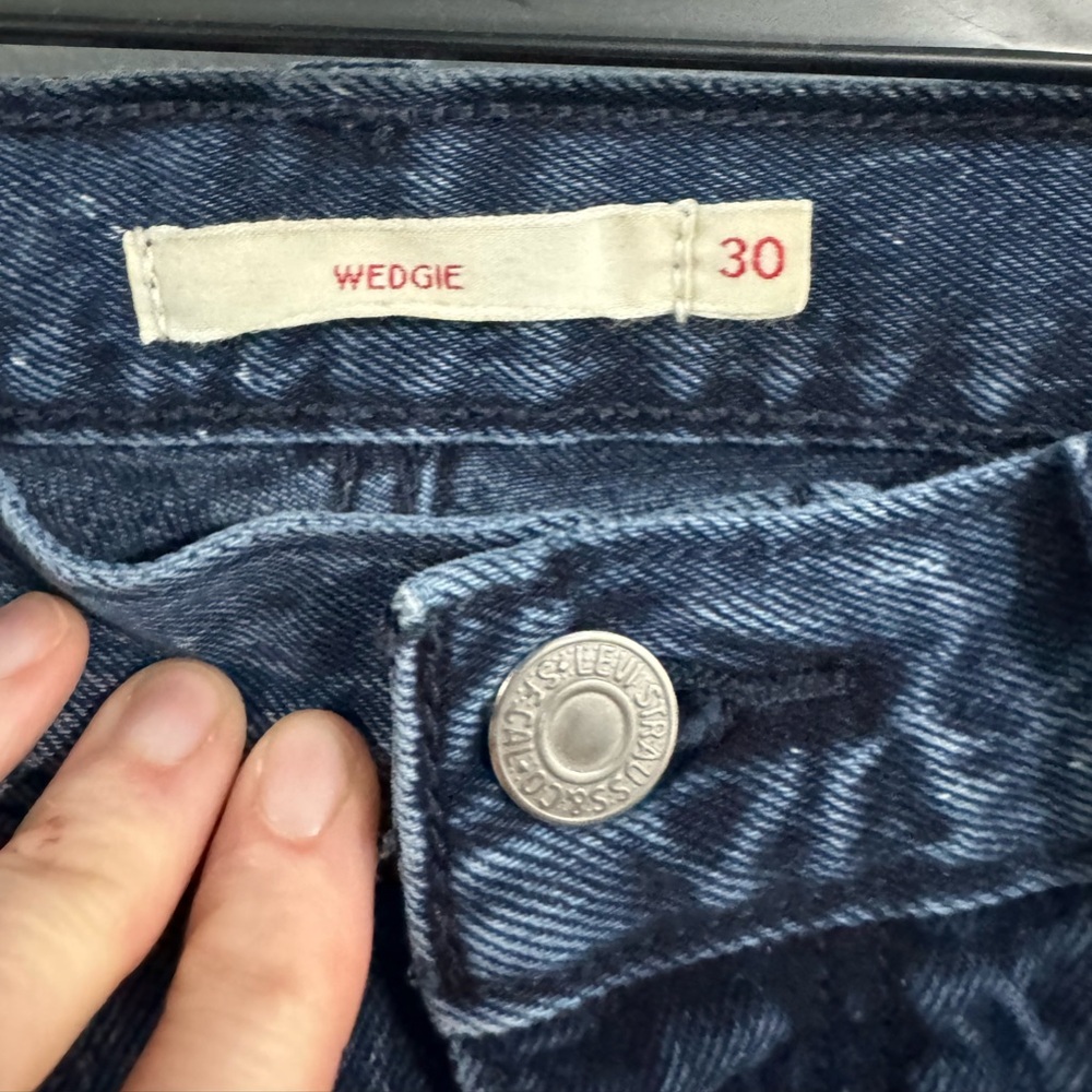 Levi’s Wedgie Icon Fit Jeans in Intergalactic Dark With White Size 30 - Picture 5 of 5